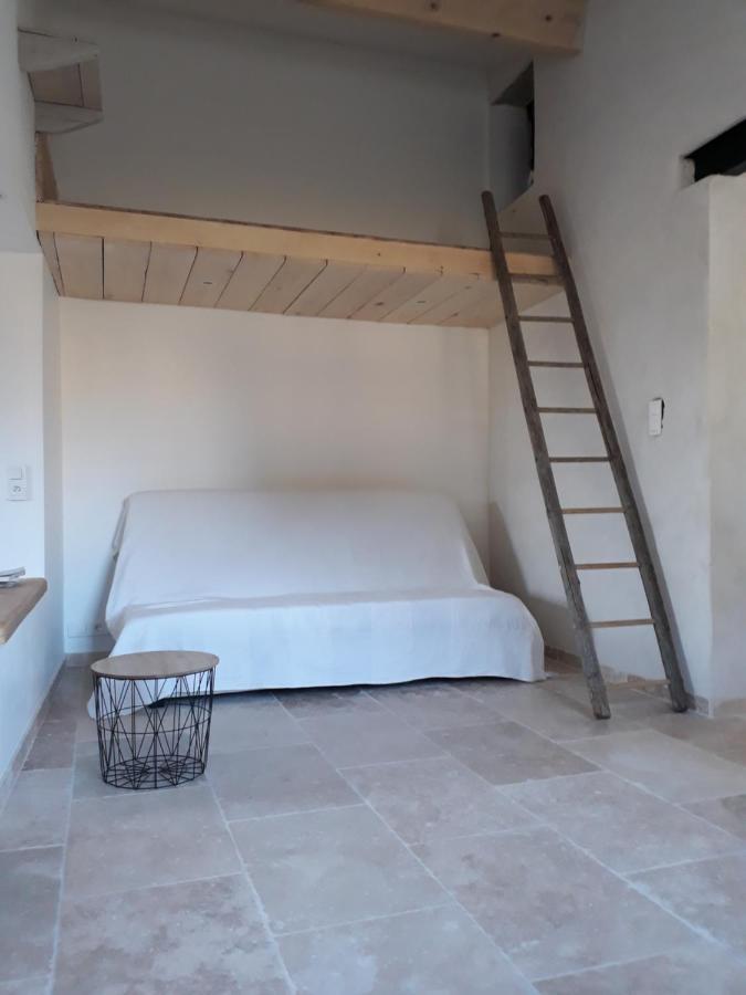 La Petite Maison Dans Les Vignes Holiday home Chamaret